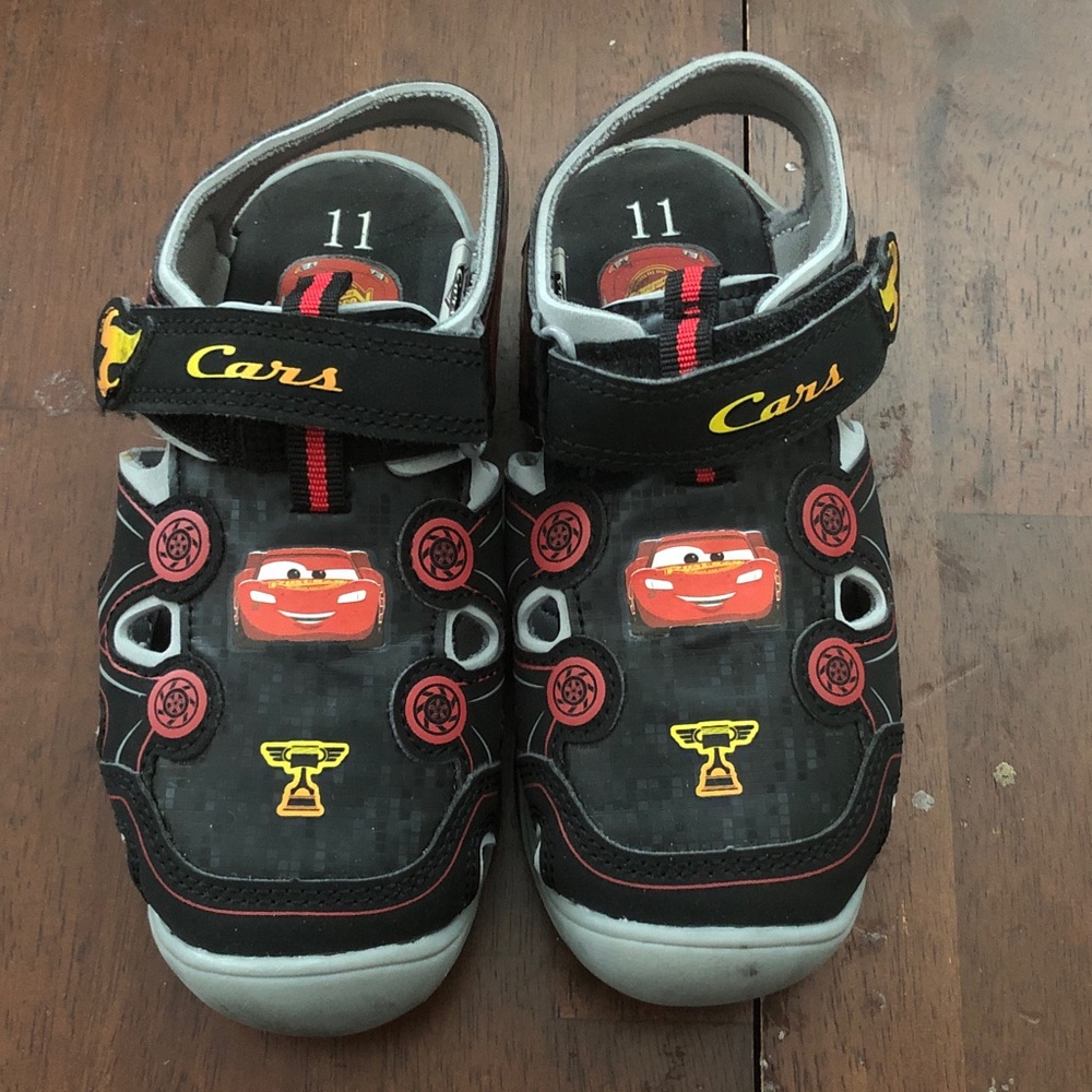 🎃 Disney Cars Kids Size 11 Light-Up Sandals